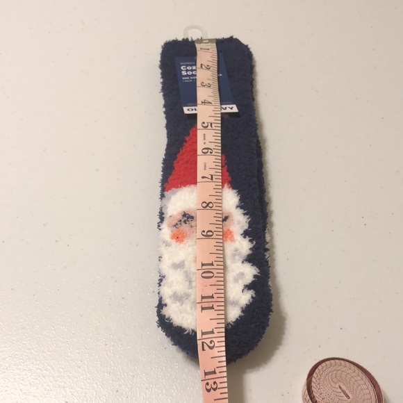 Old Navy Women’s Cozy Socks - Picture 4 of 9